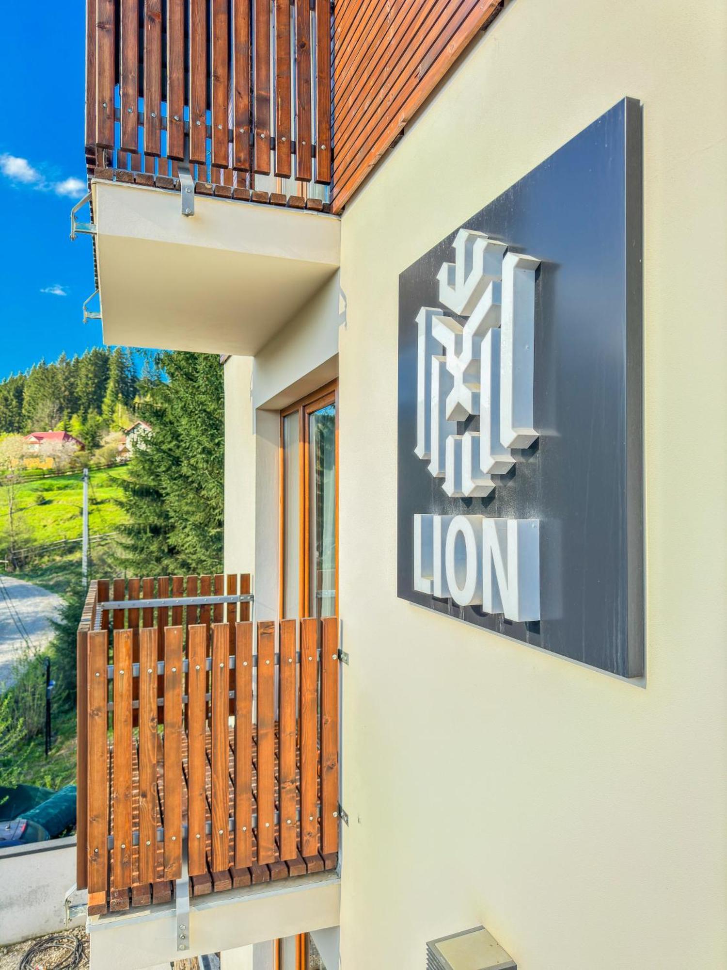 Lion Hotel Bukovel Exterior photo